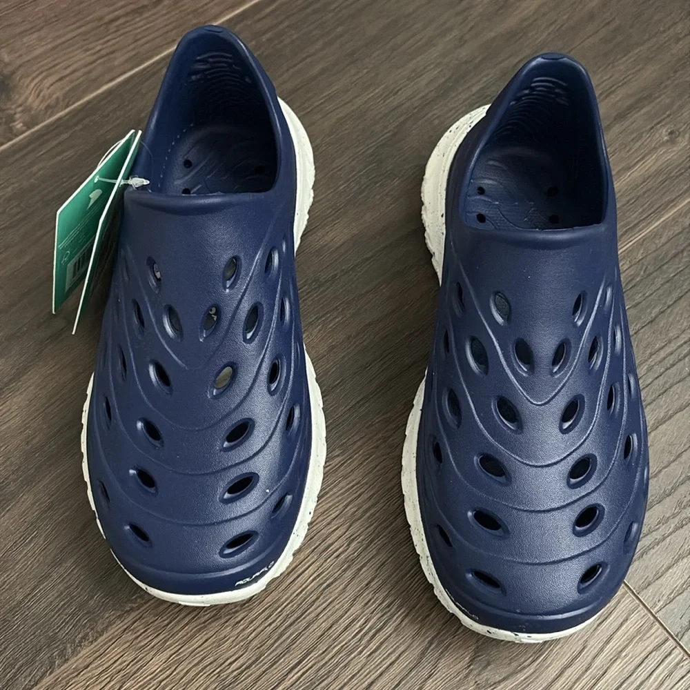 NWT Rugged Shark Rift Slip-On Water Shoes - navy blue - youth size 2